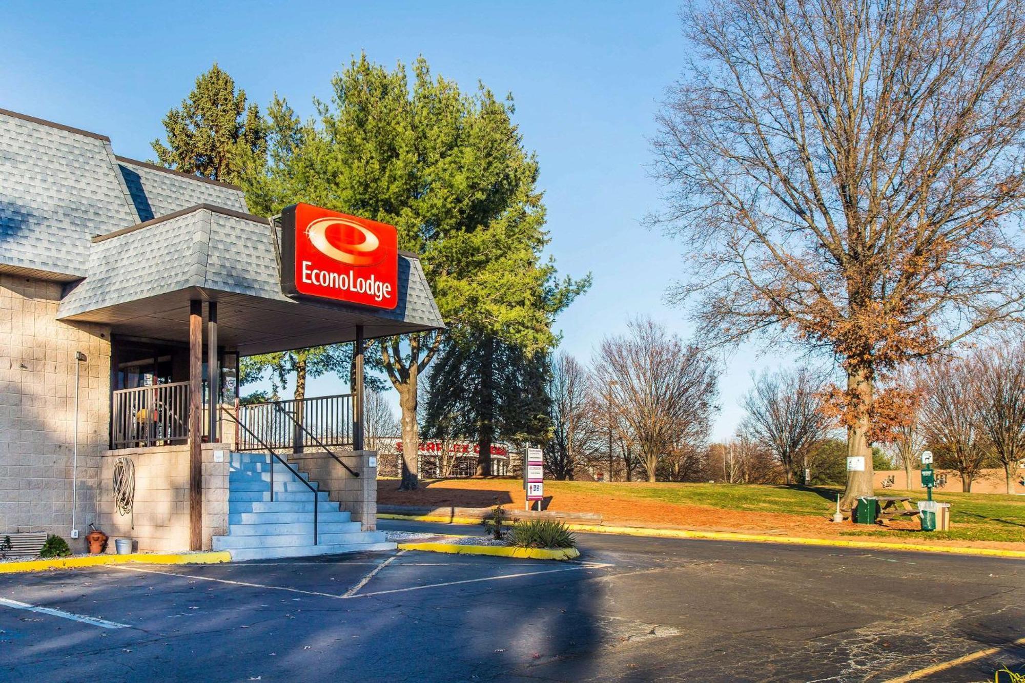 Econo Lodge Milldale - Southington Exterior foto
